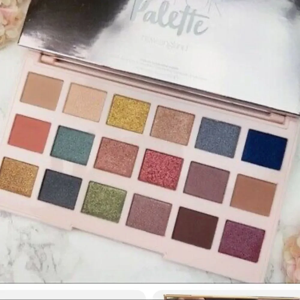 Ciate The Editor Palette New England 18 shade eye shadow palette